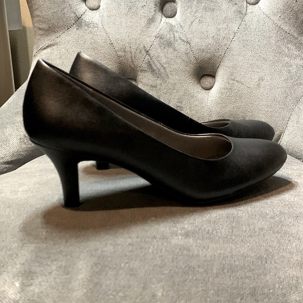 LifeStride Soft System Black Pumps. Size 9. Worn one time. Very comfortable!